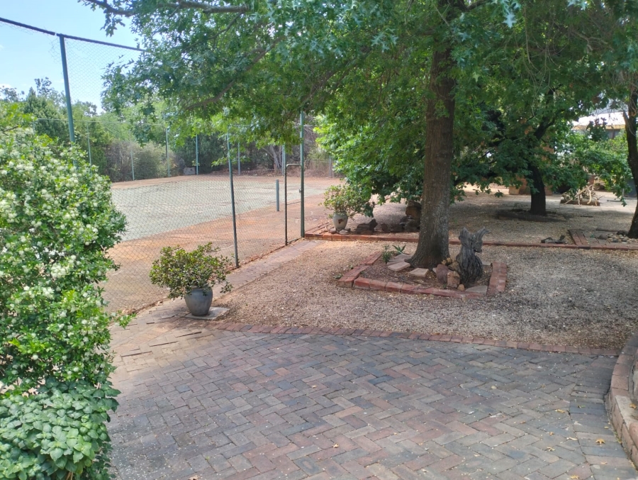 4 Bedroom Property for Sale in Flamwood North West